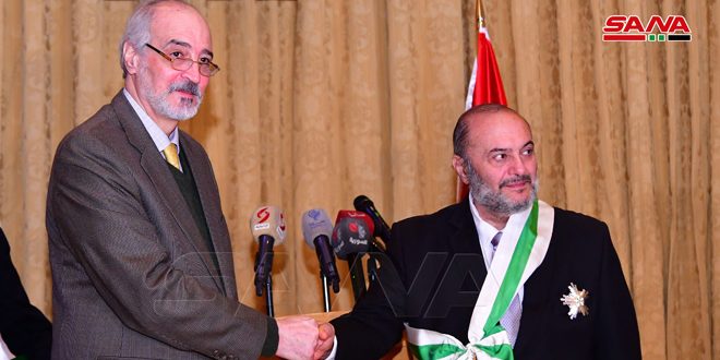 منح وسام الاستحقاق السوري من الدرجة الممتازة للسفير اللبناني 