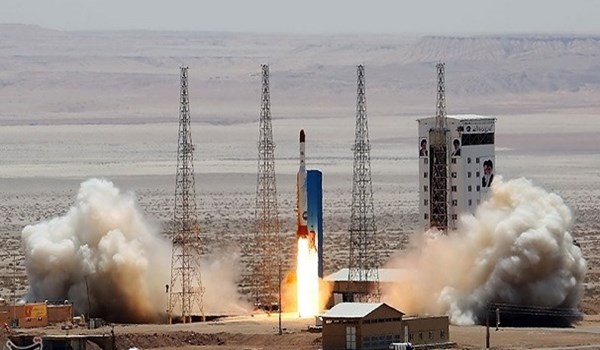 ایران تطلق 3 شحنات بحثية للفضاء عبر حامل الأقمار الصناعية “سيمرغ” 