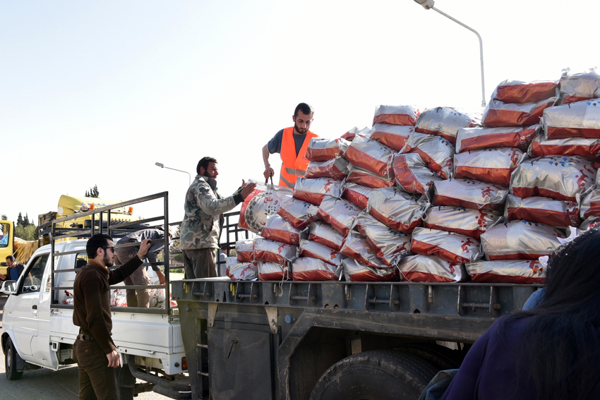 توزيع ٧٠٠٠ سلة غذائية كدفعة ثالثة من مبادرة خبز وملح في حمص 