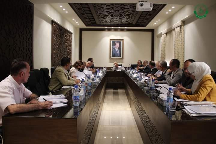 مجلس إدارة اتحاد غرف التجارة السورية  يتجه للقاء اللجنة الاقتصادية لمناقشة معوقات الاستيراد والتصدير 
