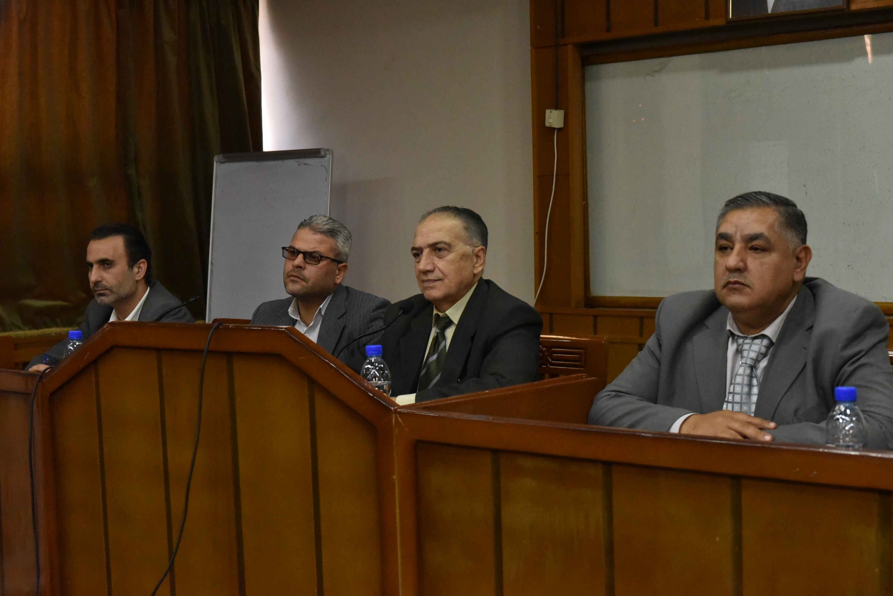 أعضاء مجلس محافظة  حمص يناقشون مشكلات الناس وهمومهم ! 