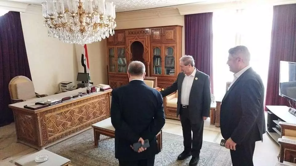 المقداد يطلع على مقر السفارة السورية في السعودية 