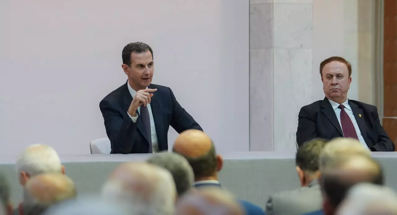 الرئيس الأسد يلتقي الضباط المتقاعدين