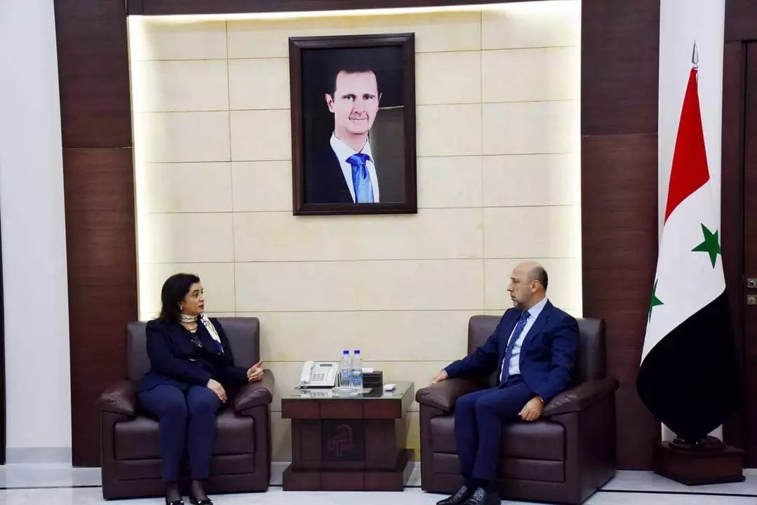 محافظ حمص يلتقي المديرة الإقليمية لمنظمة  الصحة العالمية لشرق المتوسط الدكتورة حنان بلخي والوفد المرافق. 